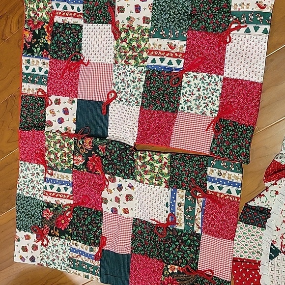 38"rnd 22" Sq 2- Christmas Tree Skirts Patchwork Hand stitched Tied adorable - Picture 6 of 9